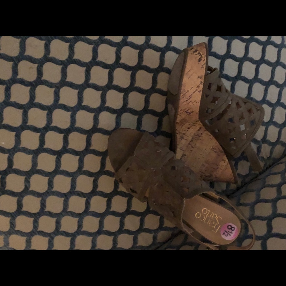 Spring/Summer/Fall Sandals - Picture 2 of 2